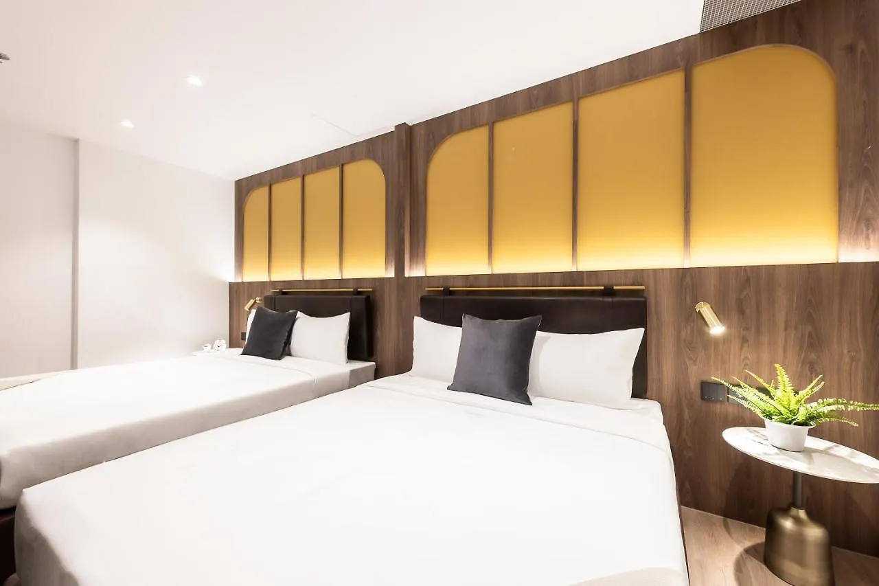 Owen House By Habyt Singapore 4*,