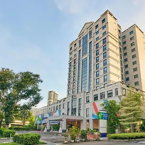 曼尔洛凯艺大酒店 酒店
